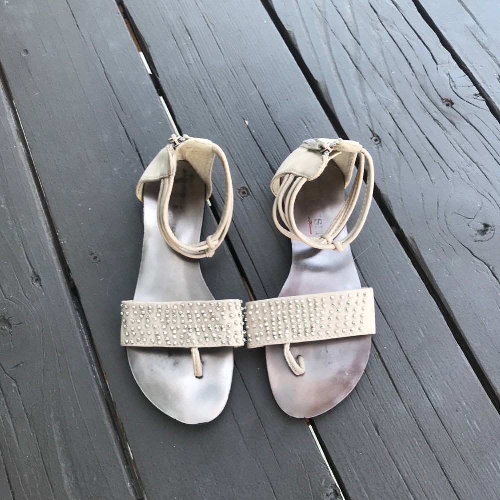⭐️5/$20⭐️ Cherish Sandals